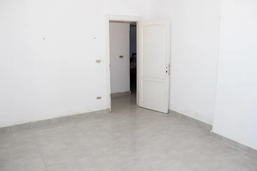 شقة للبيع 140م المنتزه (ابراج رويال بلازا)