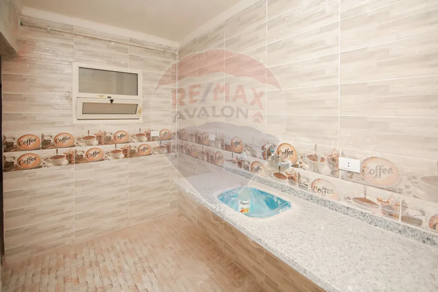 شقة للبيع 135 م سيدى بشر( على الترام مباشرة ) - أول سكن