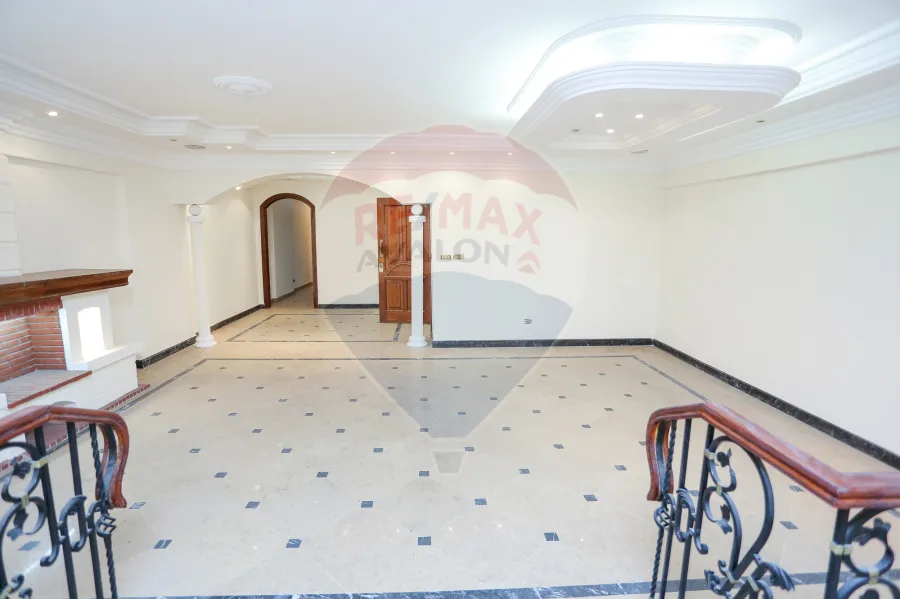 Apartment for Sale 300 m Smouha (50th St Branched from Mostafa Kamel St.)