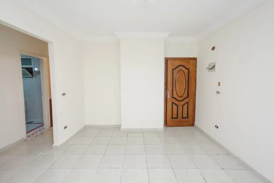 شقة للايجار 110م  المندرة (2 نمرة من البحر)