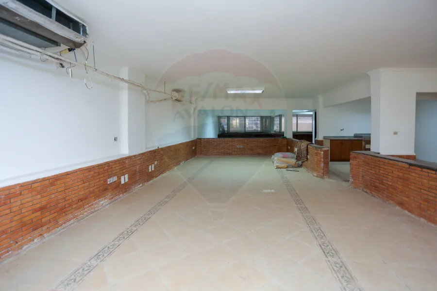 مقر إداري للايجار300 م كفر عبده (ش الاسماعيلية)