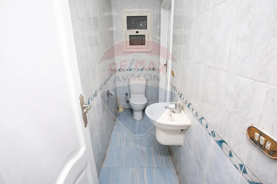 مقر إدارى للإيجار 235م ستانلى (متفرع من البحر)