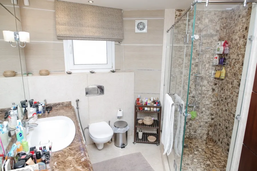 شقة فاخرة للبيع 275م كفر عبده ( ش كفر عبده الرئيسي )