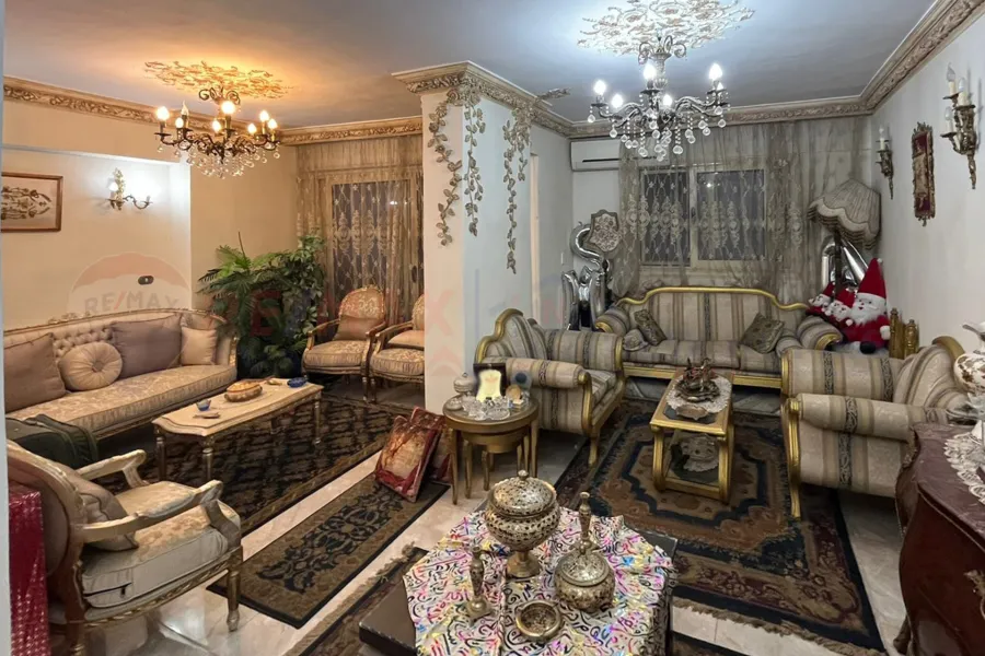 شقة للبيع 175 م زيزينيا (بجوار كازيون)