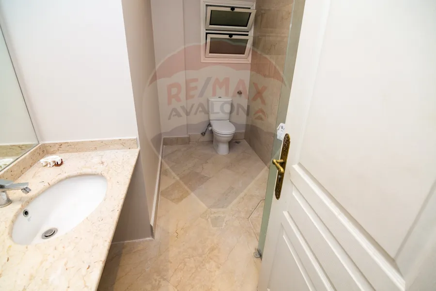 شقة للبيع 334 م  كفر عبده (بجوار British council)