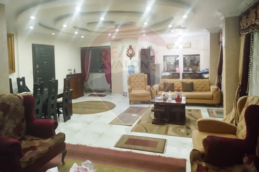 شقة للبيع 220م سموحة (ش شريف رمزي)