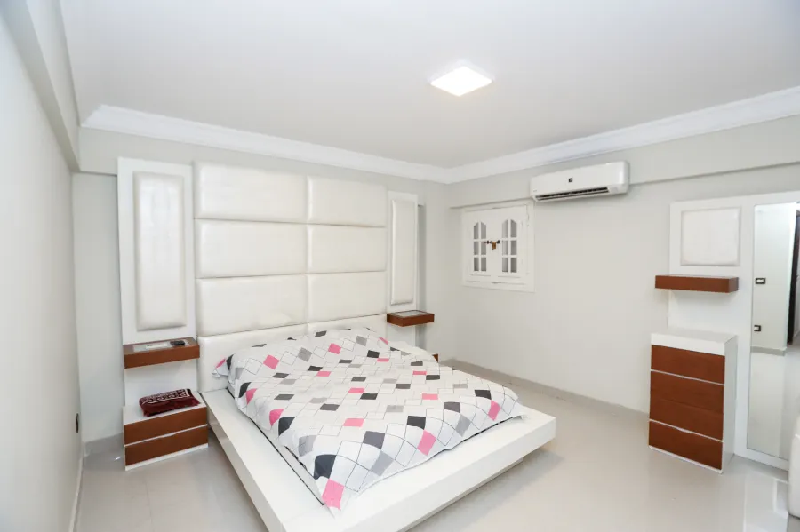 شقة للايجار مفروش 130 م سموحة (شارع 20