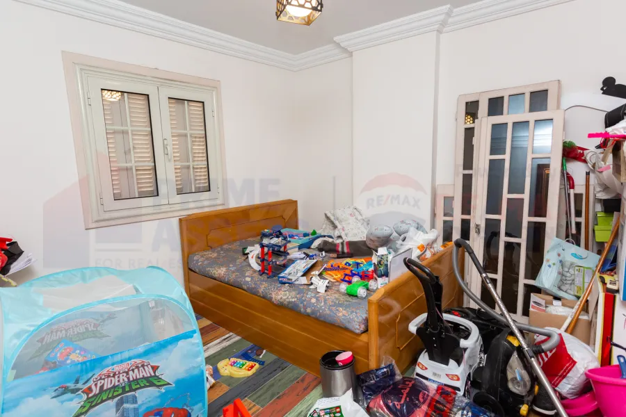 شقة للبيع 150 م سيدي بشر (ش جمال عبد الناصر تقاطع ش محمد نجيب)