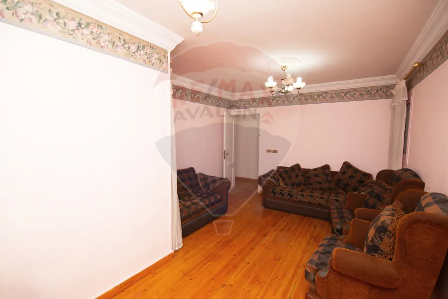 شقة للبيع 280 م ستانلي (خطوات من البحر)