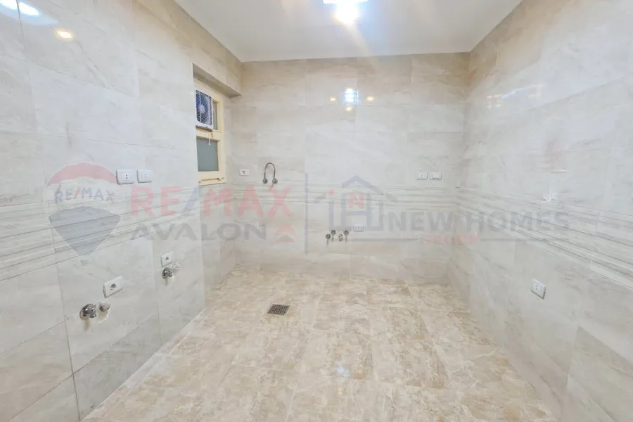 شقة للبيع 240 م بولكلي (ش وينجت)