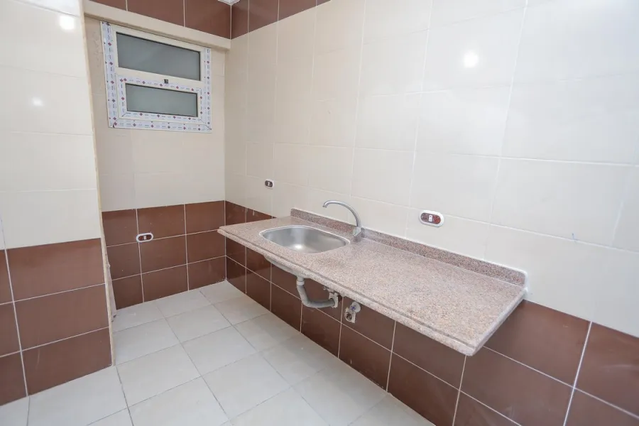 شقة للايجار 110م  المندرة (2 نمرة من البحر)