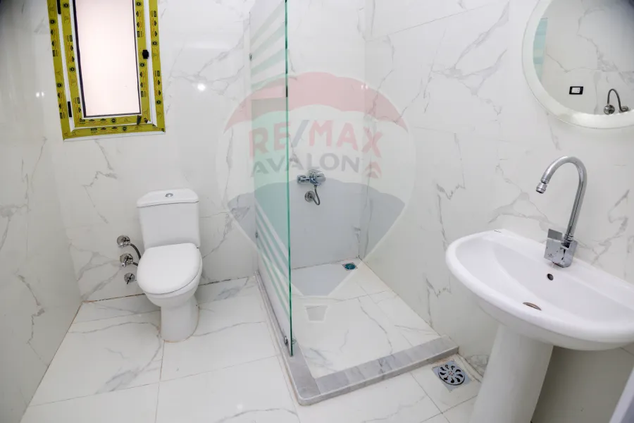 شاليه أرضي + حديقة للبيع الساحل (بالم بيتش)