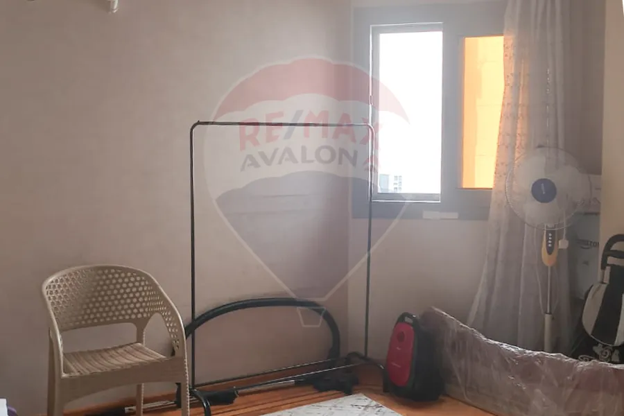 شقه للبيع 185 م سابا باشا (كومباوند رويال بلازا)