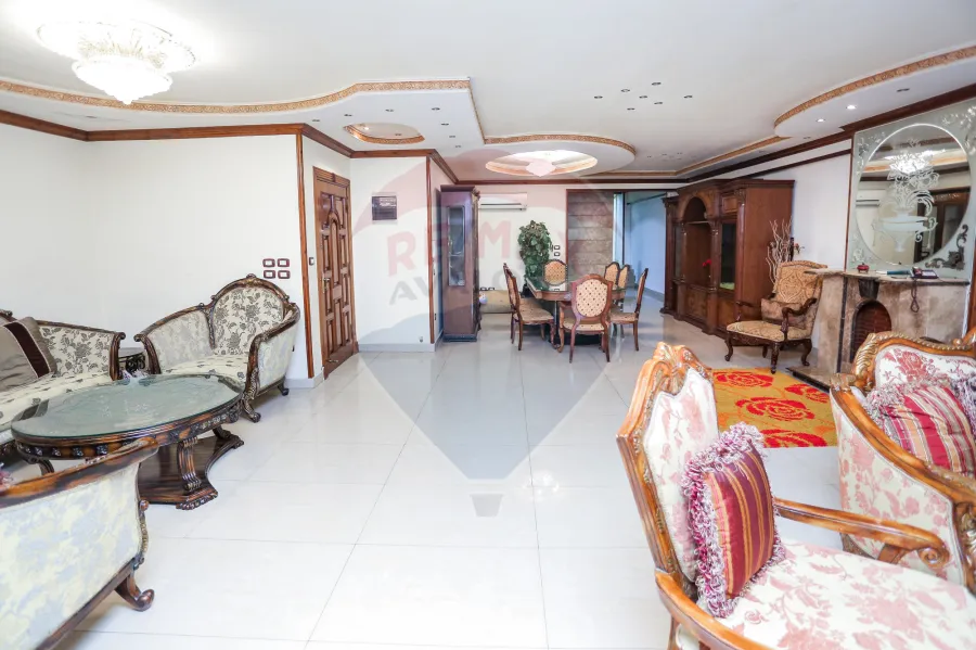 شقة للبيع 280 م سبورتنج ( ش بور سعيد )