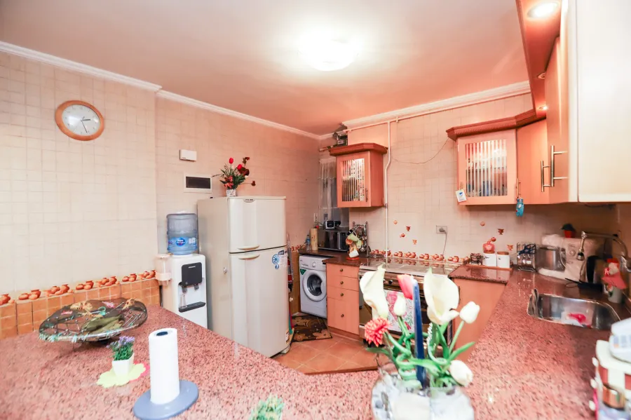 شقة للبيع 126م سموحة ( متفرع من شارع النصر )