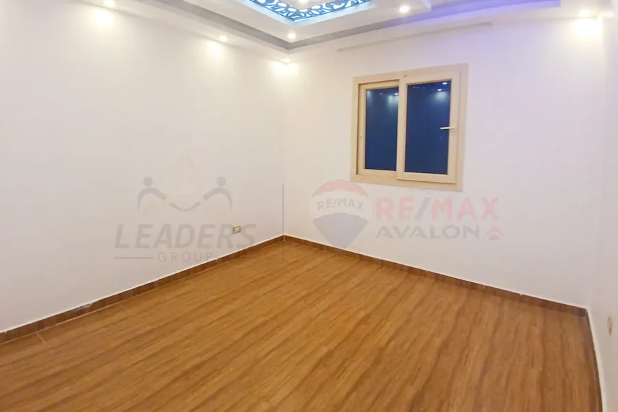 شقه للإيجار 160 م وابور المياه ( كمبوند البركه)