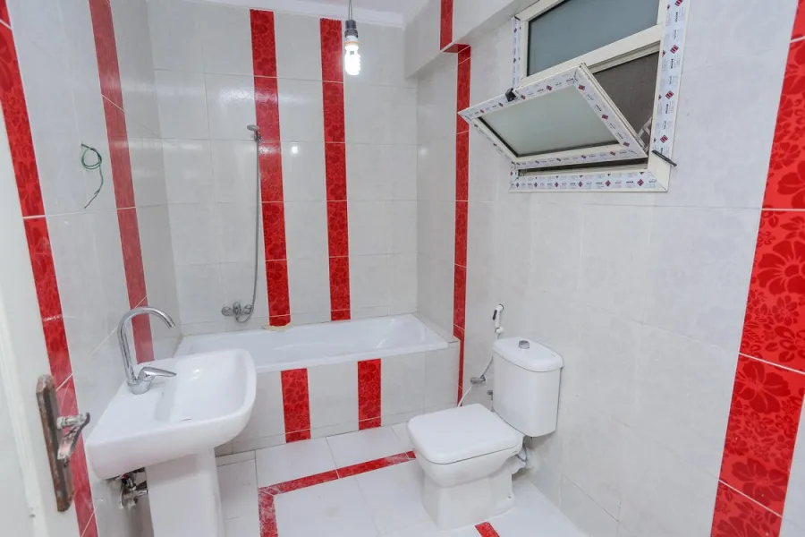 شقة للايجار 110م  المندرة (2 نمرة من البحر)