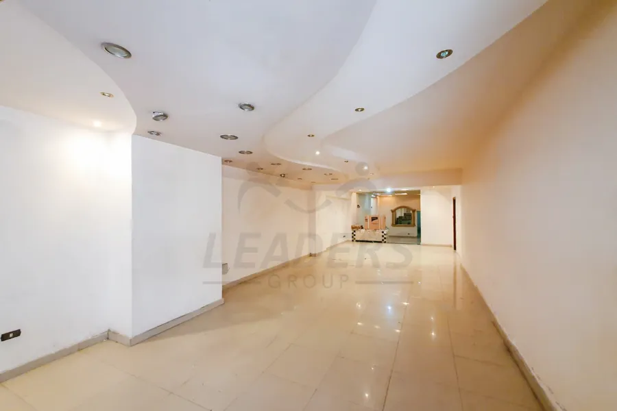 مقر اداري للايجار 217 م سبورتنج (ش بور سعيد)