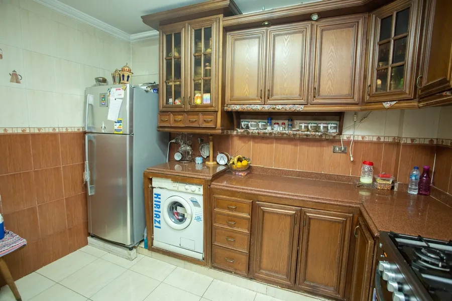 شقة للبيع 120م بسيدي بشر (خطوات من خالد بن الوليد والبحر)