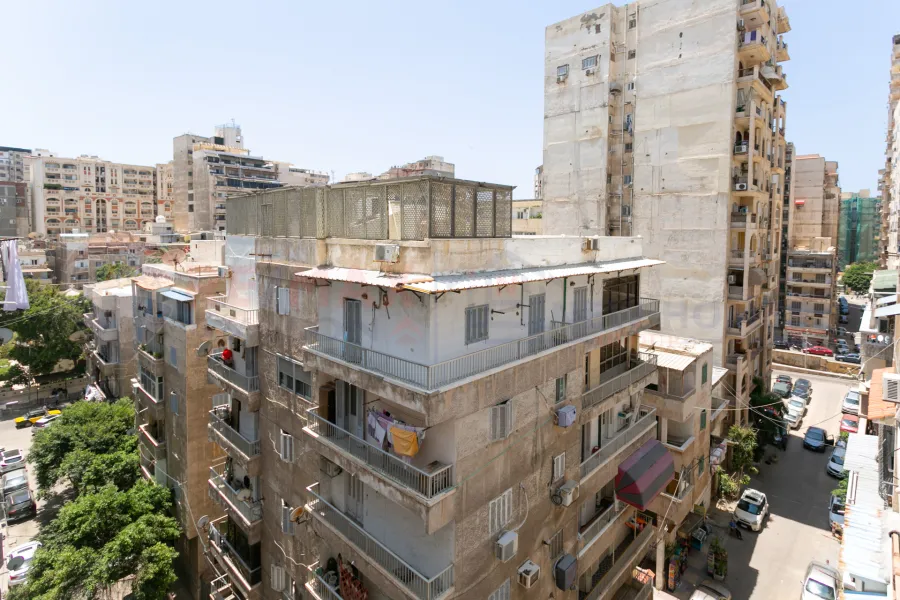 شقة للبيع 330 م  لوران (متفرع من ش الاقبال)