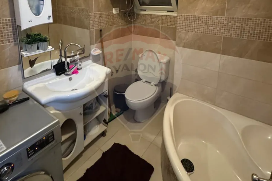 شقة للبيع 184 م جليم (ش مصطفي فهمي)