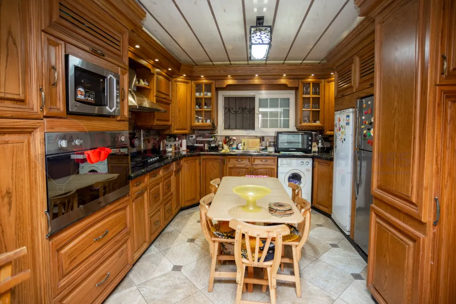 Apartment for sale 300 m Latin District (Aristo st.)