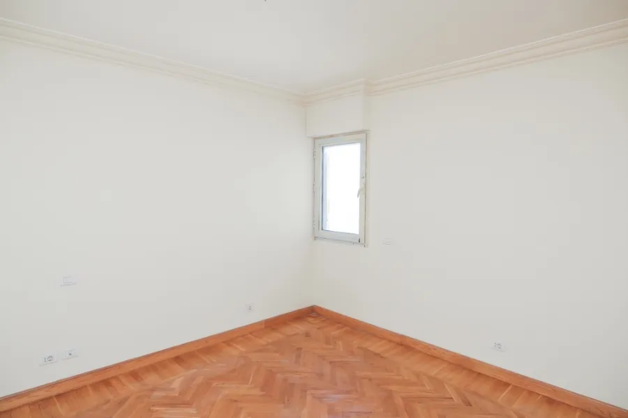 شقة للبيع 225م سموحة - عمارة اللوتس (ش فوزى معاذ الرئيسى)