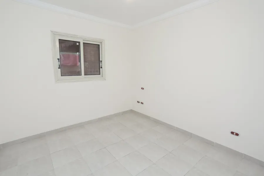 شقة للايجار 110م  المندرة (2 نمرة من البحر)