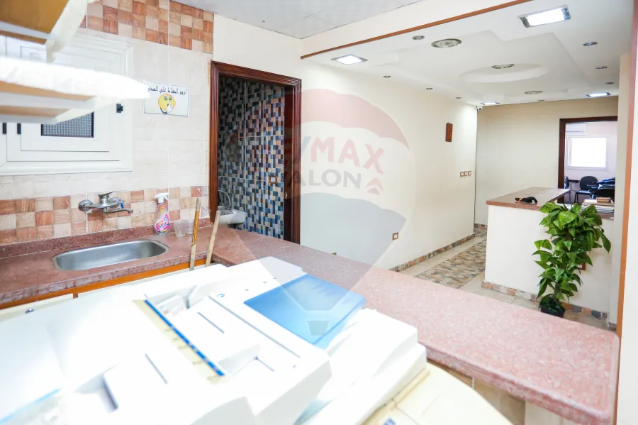 ميزان ادارى للايجار 225 م كامب شيزار ( ش كليه الهندسه )