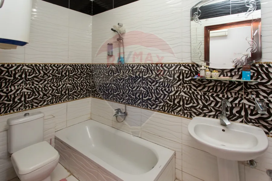 Apartment for sale 200 m Louran (between Abu Qir Street and the tram)
