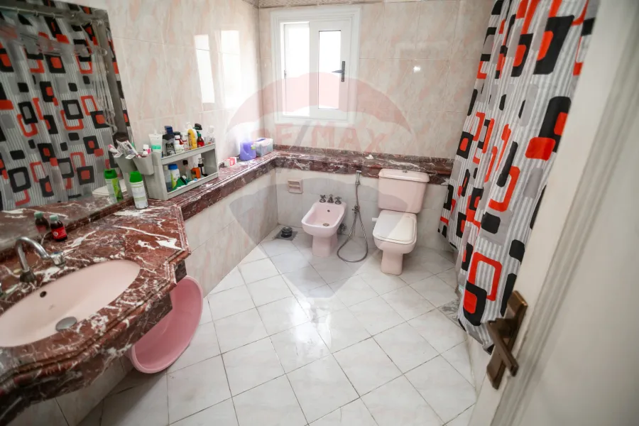 شقة دوبلكس للبيع 500 م جليم (خطوات للترام و ش أبوقير)