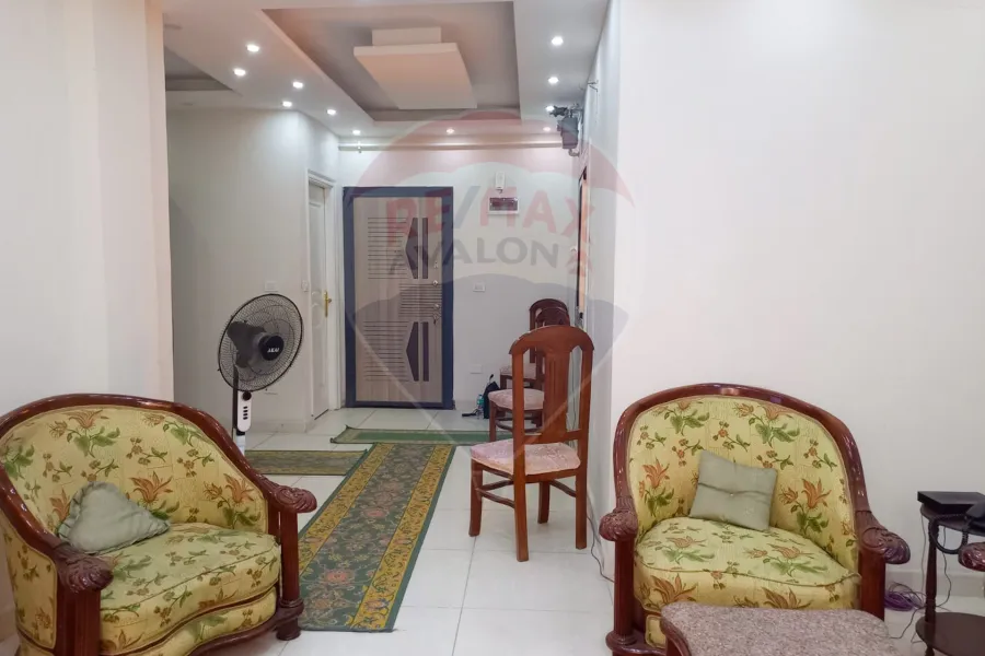 شقة للبيع 180 م سيدي بشر (شارع خالد بن الوليد)