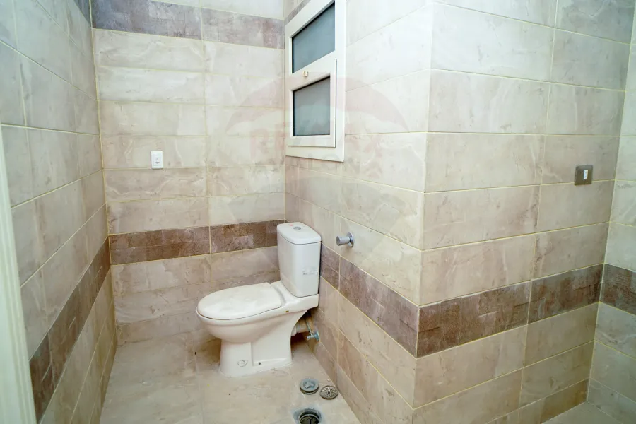 مقر اداري للايجار 300 م سموحة (بيتك ف النادي)