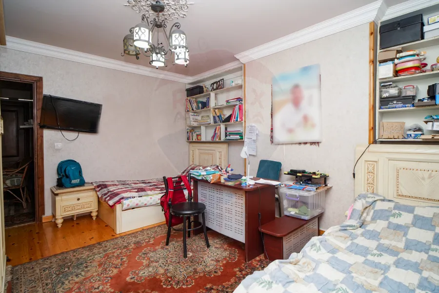 شقة للبيع 220 م لوران (ش الاقبال)