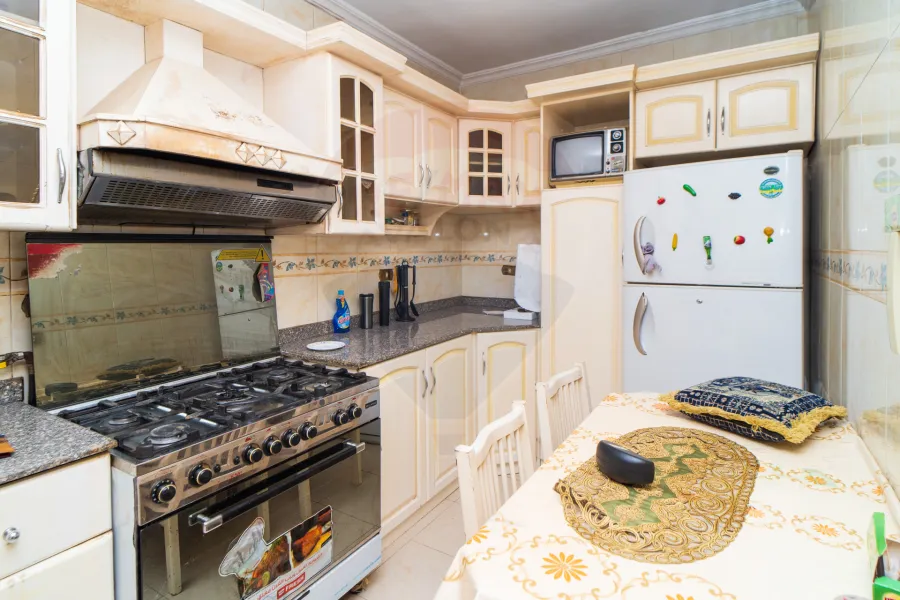 Apartment for sale 243 m Sidi Gaber (Steps from the Army Forces Hospital)