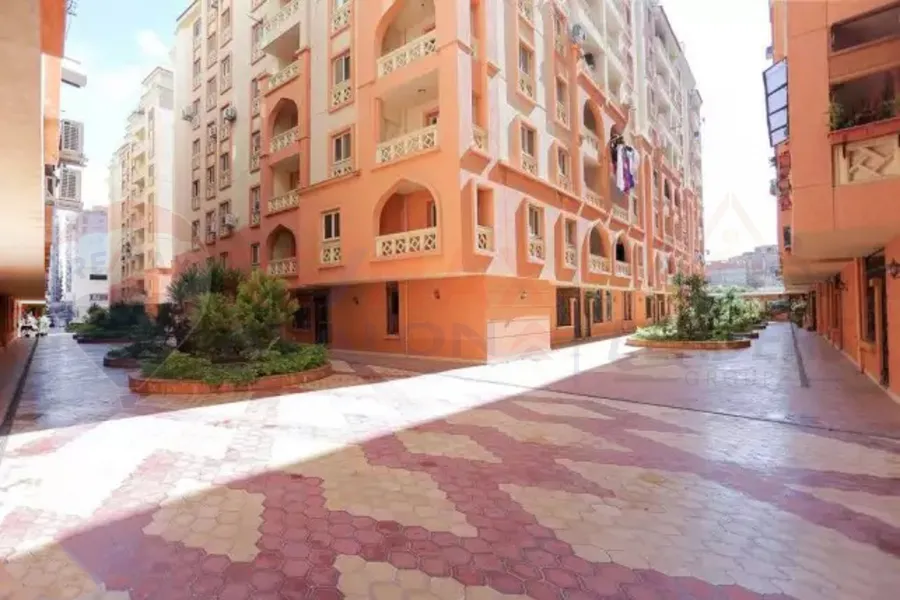 شقة للبيع 186 م سموحة (جراند فيل)