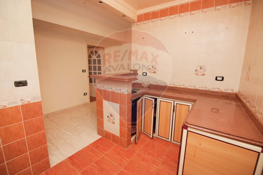 شقة  للبيع 120 م  زيزينيا (شارع ابراهيم العطار)