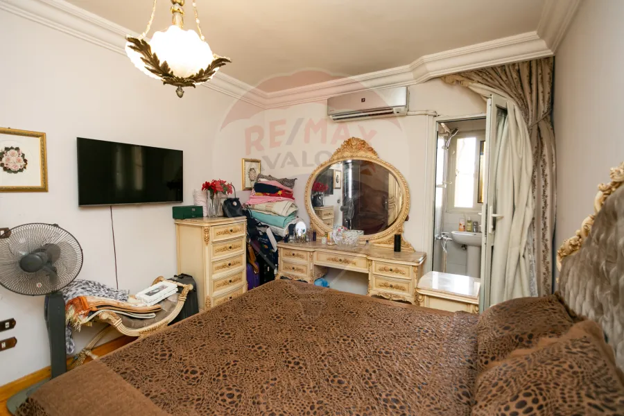 Apartment for sale 175 m Kafr Abdo (Steps from Kiroseiz Mall in front of Mostafa Kamel)