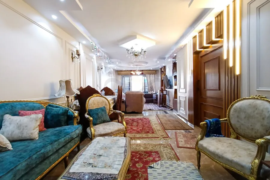 شقة للبيع 160 م رشدي (ش ابراهيم حلمي)