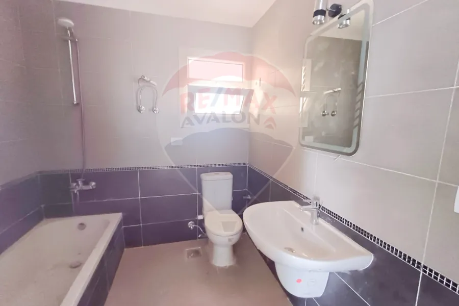 شقة للإيجار 173 م سموحة (جراند فيو)