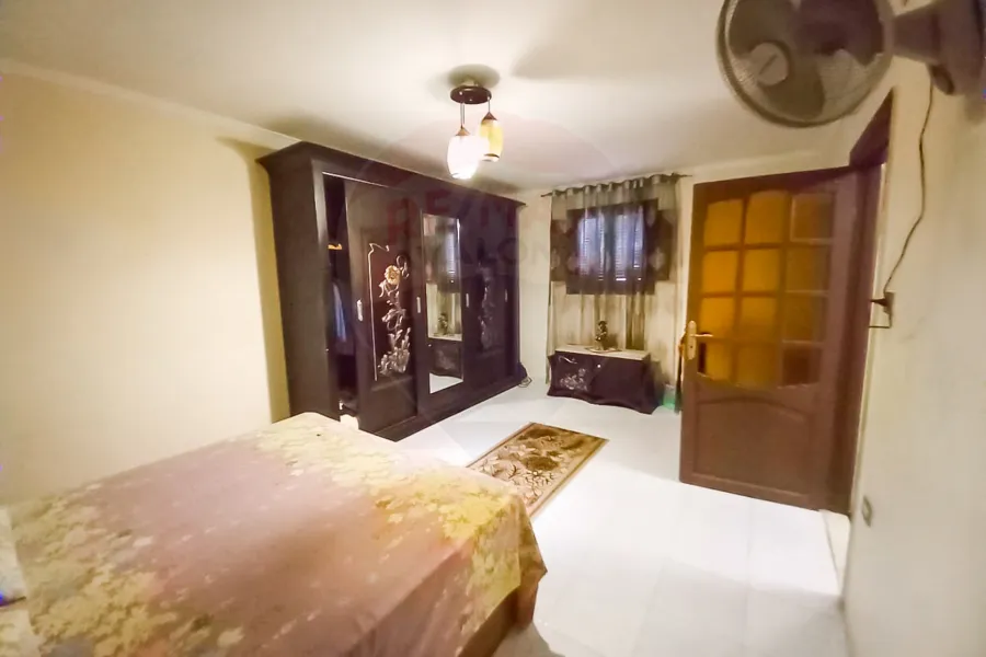 شقة للبيع 147 م + 60 م روف زيزينيا  ( ش الأمير جميل )