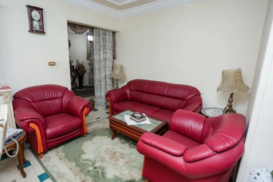 شقة للبيع 200م صافى سيدي بشر (أول نمرة من ش العيسوي)