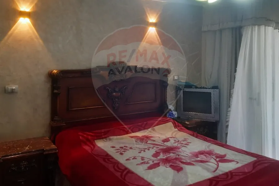 شقة للبيع 135 م ميامي (ش جمال عبد الناصر)