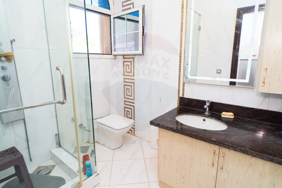 فيلا للإيجار المفروش 1,100  م كينج مريوط (متفرع من طريق الكافوري)