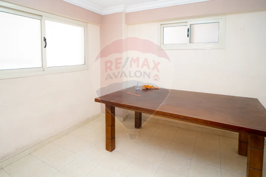 مقر إداري للايجار 320 م سموحة ( ش تقسيم القضاه)