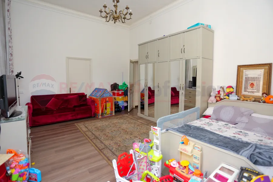 Residential/administrative apartment for rent 250 m El-Attarin (Hussein Hegazy St.)