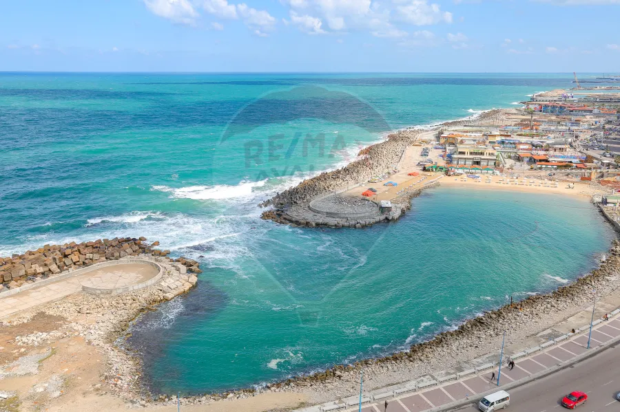 شقة للبيع 322 م ستانلي (علي البحر مباشرة )