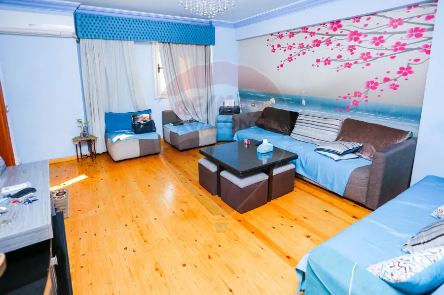 شقه للبيع 265 م صافي جليم (شارع ابوقير مباشرة - تطل علي ميدان جليم)