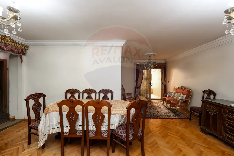 apartment for sale 176 m Louran (Shaarawy St. - steps from the sea and the tram)