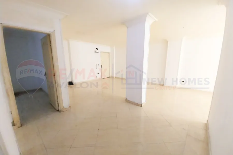 شقة للايجار 110 م سموحة (ش النصر - كومباوند براند )